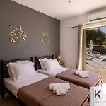 Skoumas Surrounded By Olive Trees! Villa *