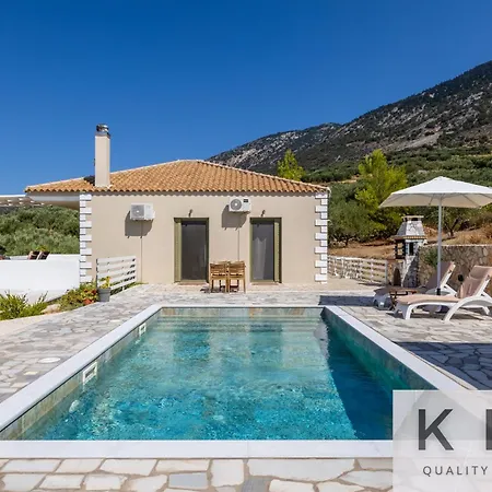فيلة Skoumas Surrounded By Olive Trees! Vlachata