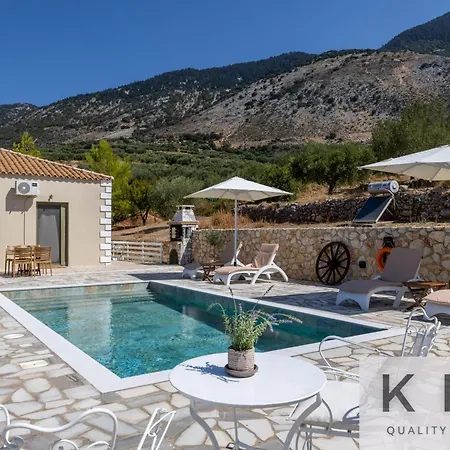 Skoumas Surrounded By Olive Trees! Vlachata